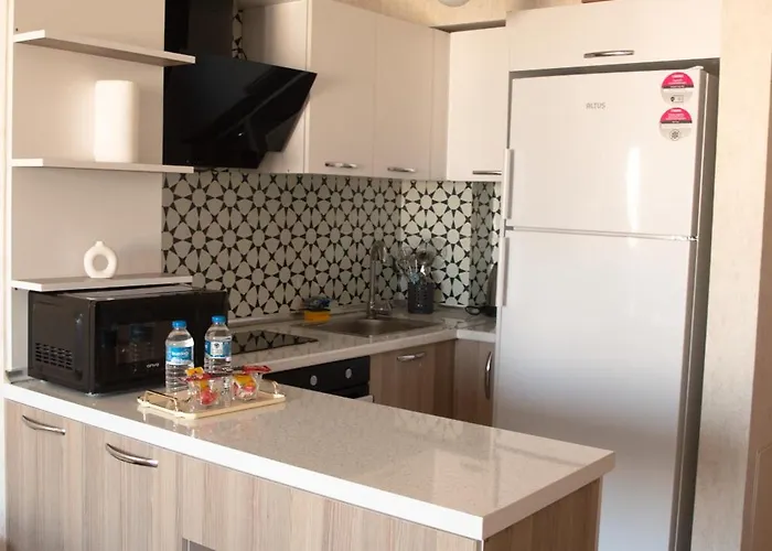 Luxe Ay38 アパート Eskiömerler